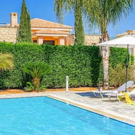 In Sleeps 6 Includes Swimming Pool Air Con And Wifi 9 Villa Mavroli