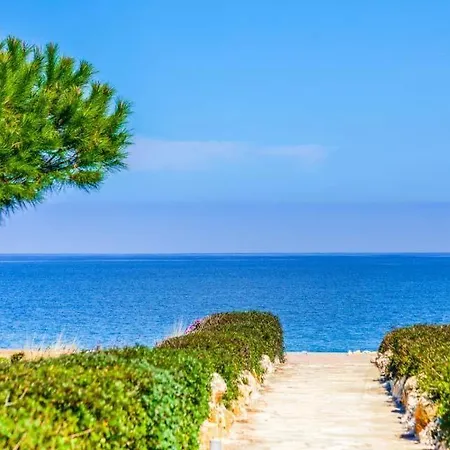 In Sleeps 6 Includes Swimming Pool Air Con And Wifi 9 Villa