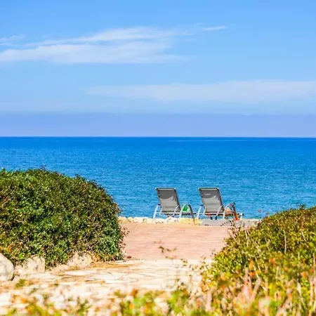 Βίλα In Sleeps 6 Includes Swimming Pool Air Con And Wifi 9